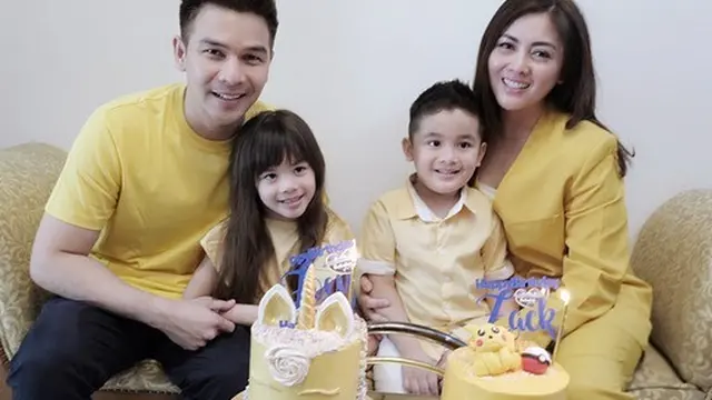 7 Potret Terbaru Zac dan Zoe, Anak Kembar Jonathan Frizzy yang Menggemaskan