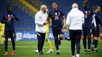Anthony Martial mengalami cedera lutut saat membela Timnas Prancis melawan Kazakhstan pada laga Kualifikasi Piala Dunia 2022. (AFP/Frank Fife)