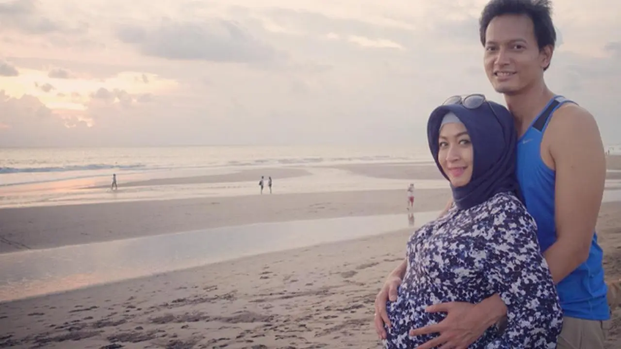 Fedi Nuril dan istri, Calysta Vanny Widyasasti
