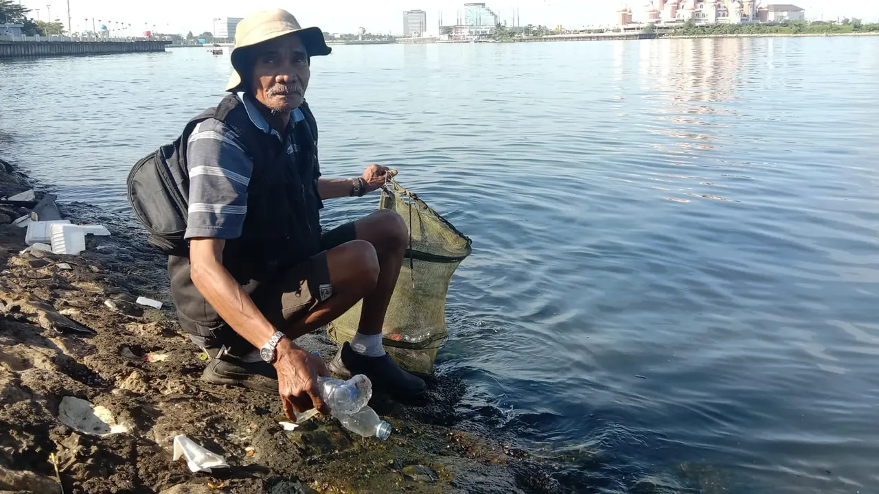 Daeng Nai, kakek urban yang bertahan hidup dari sampah (Liputan6.com/Ahmad Yusran)