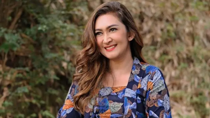 Nafa Urbach (Foto: Instagram/@nafaurbach)