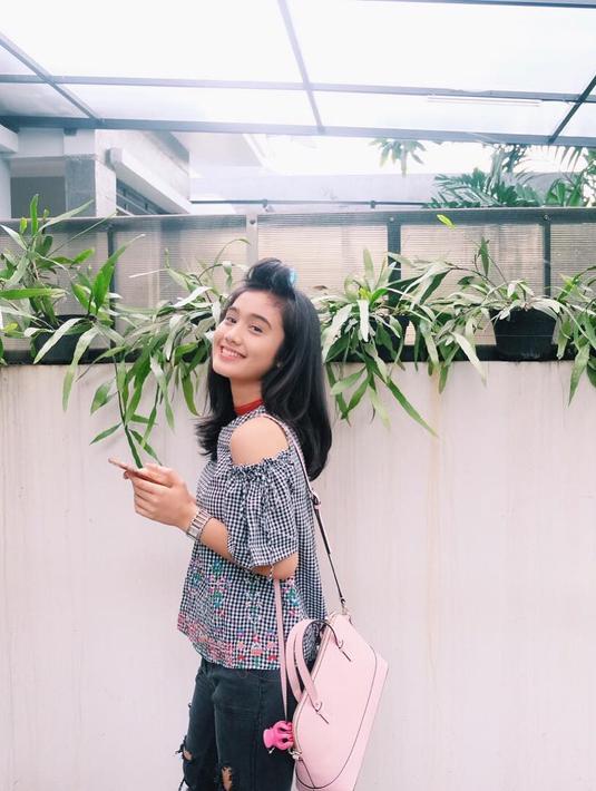 8 Style Kekinian Zulfa Maharani Pemeran Rani di Dilan  