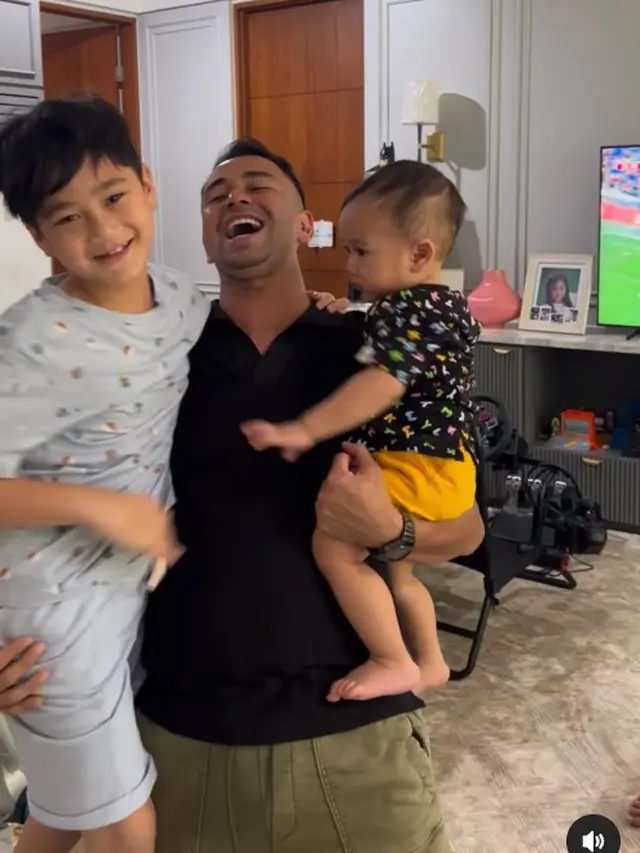 Raffi Ahmad dan Kedua Anaknya