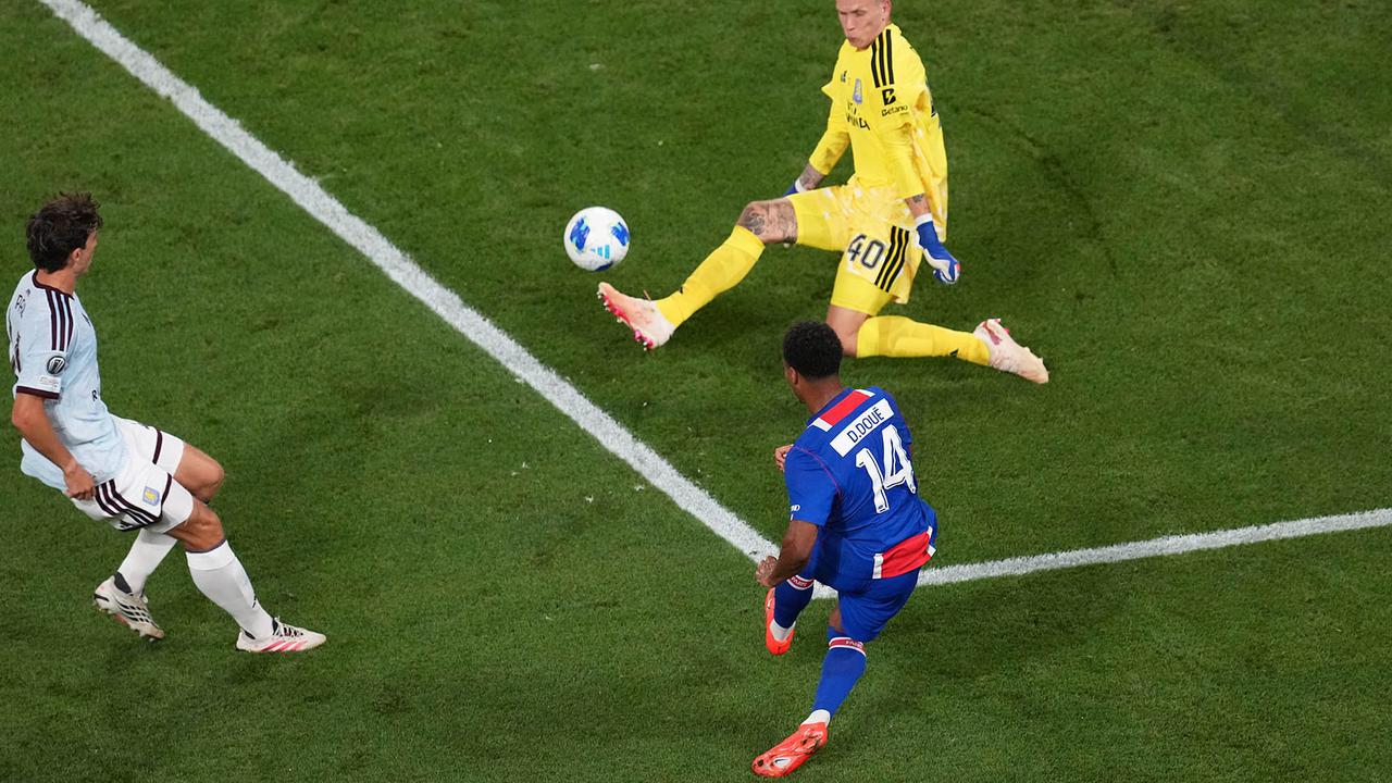 PSG Pertahankan Gelar Piala Super Eropa Usai Tumbangkan Aston Villa