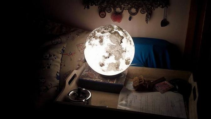  Lampu  Tidur Bentuk Bulan yang Bikin Tidurmu Kayak di Luar 
