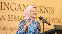 Menteri Ketenagakerjaan, Ida Fauziyah saat membuka Bimtek Pengupahan Berbasis Produktivitas di Mojokerto, Jawa Timur, Selasa (20/2/2024).