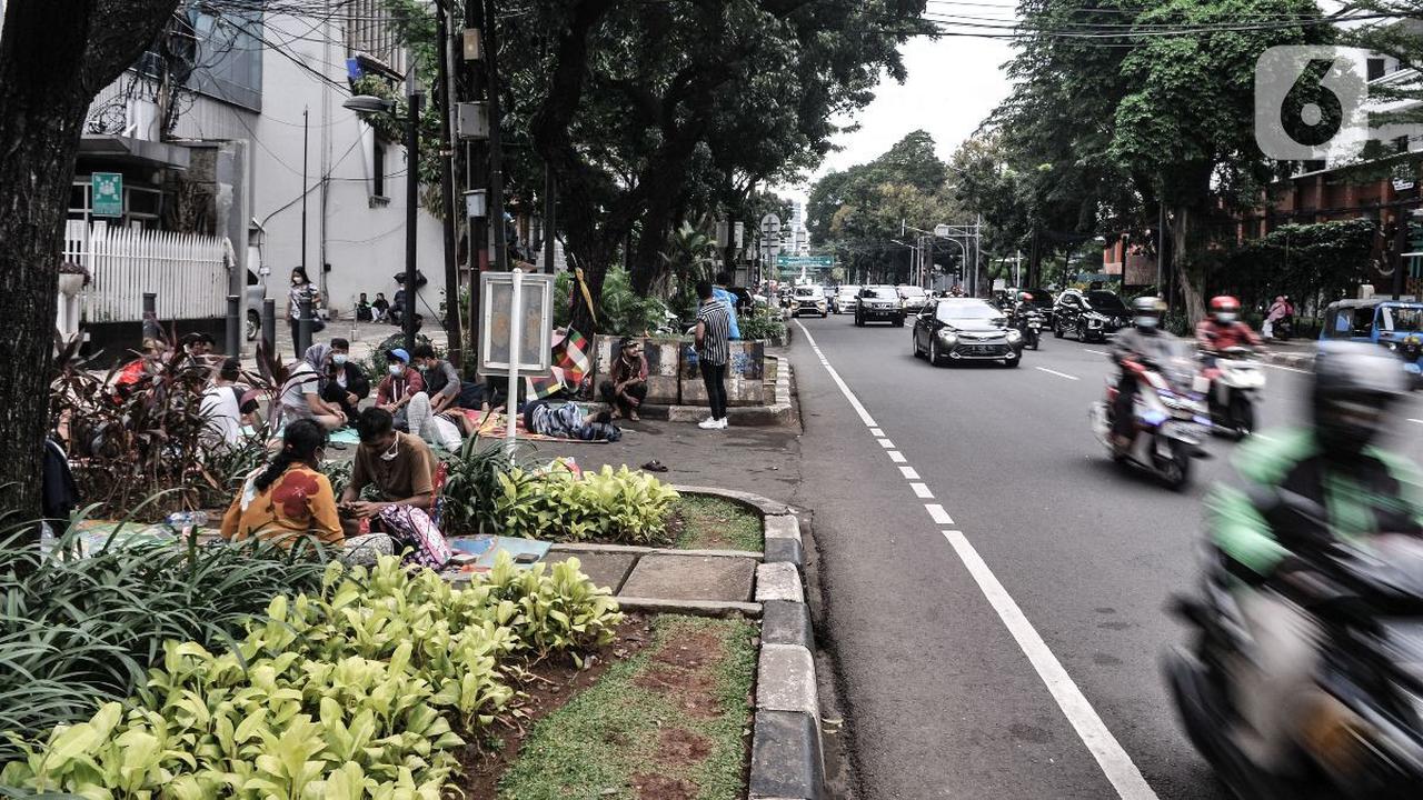 Pengungsi di Jakarta Selatan Ditampung di Posko Depan Kantor UNHCR, Polisi dan TNI Gantian Berjaga Pagi hingga Malam