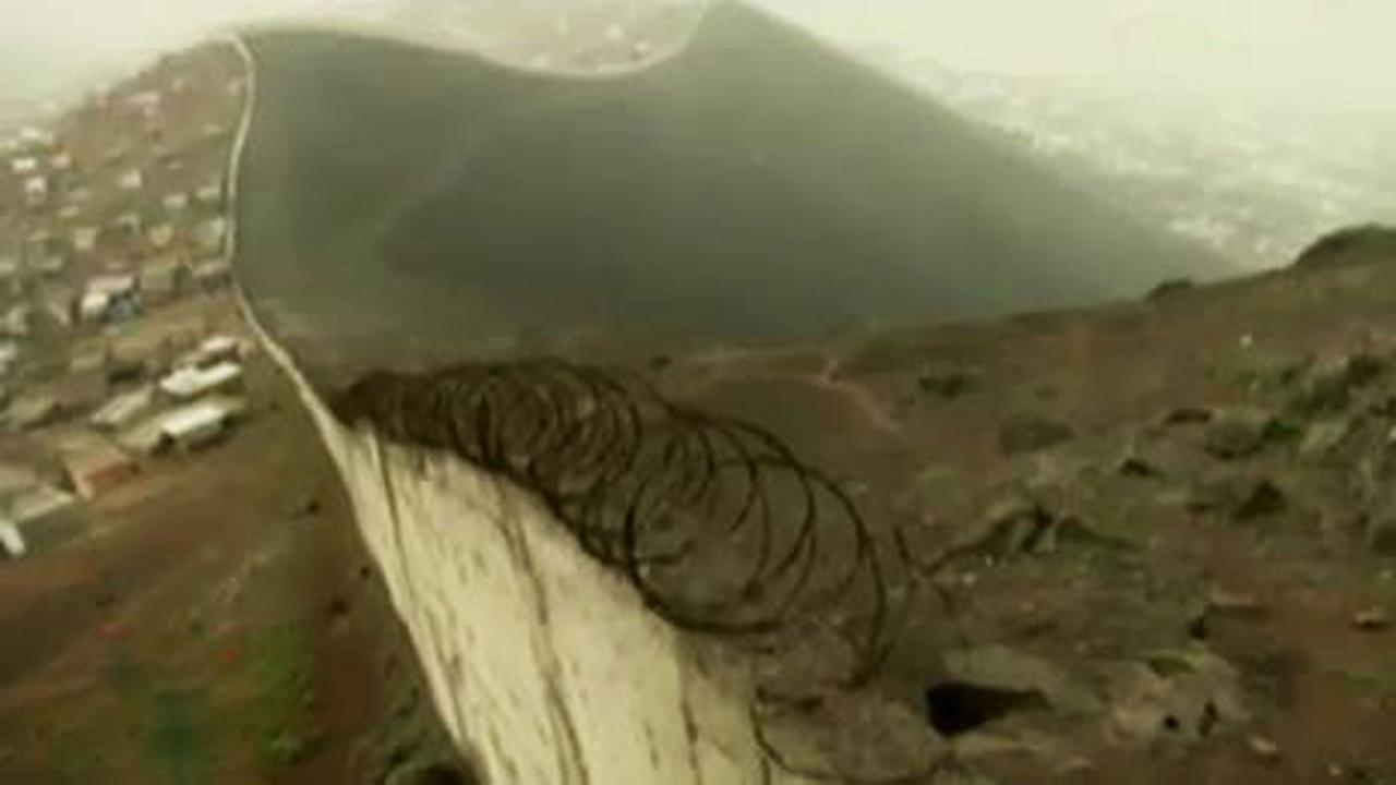 Dinding 10 Km di Peru Pemisah Warga Kaya dan Miskin