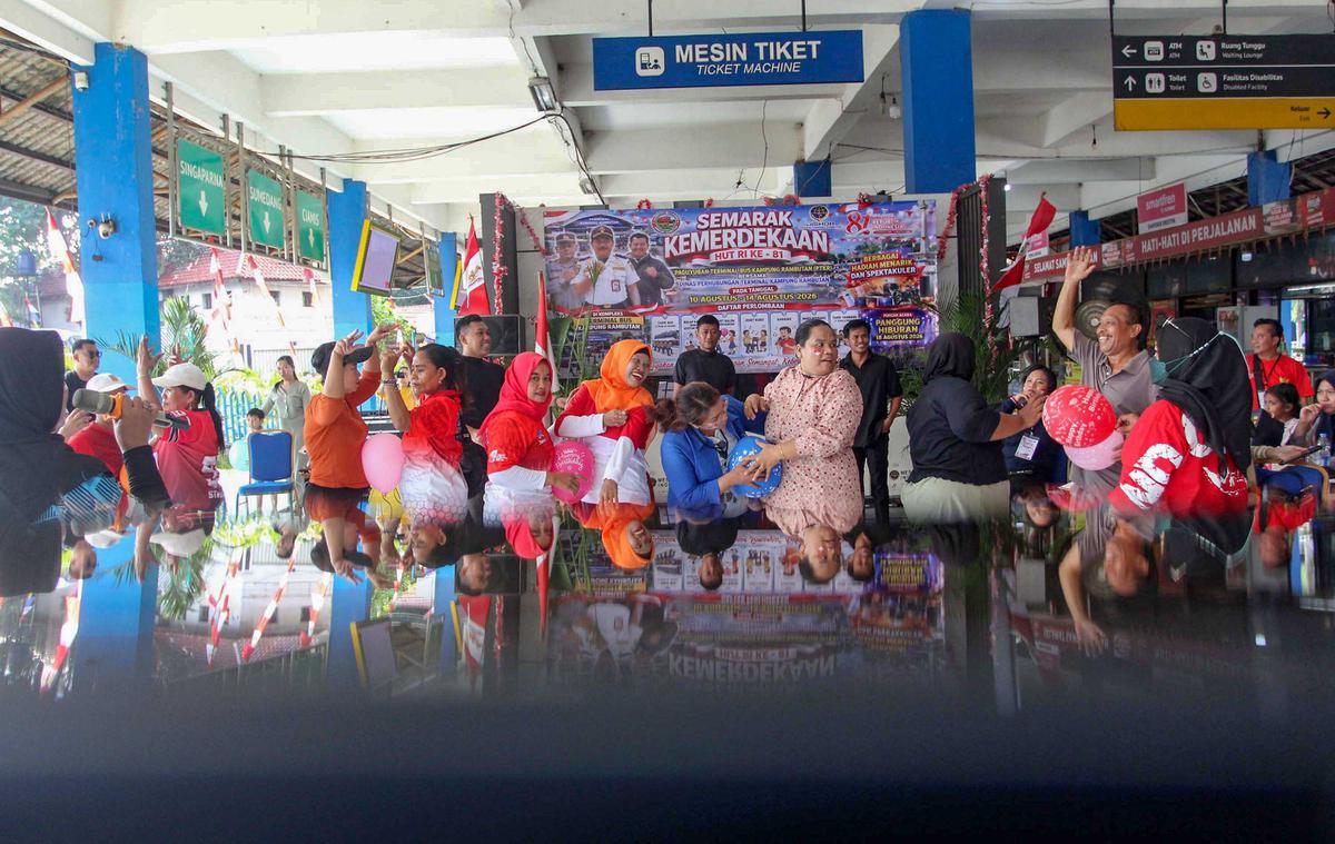 Ragam Lomba 17an Semarakkan Terminal Kampung Rambutan Jakarta