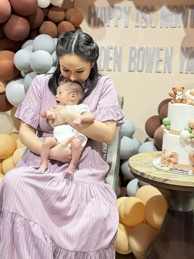 7 Potret Denise Chariesta Rayakan 1 Bulan Kelahiran Buah Hati