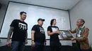 Bintang utama pemain film tersebut senang dengan sambutan masyarakat yang menyambut baik film yang dibintanginya. Seperti diketahui film itu dibintangi, Indro Warkop, Abimana Aryasatya, Tora Sudiro, dan Vino Bastian.  (Bambang E. Ros/Bintang.com)