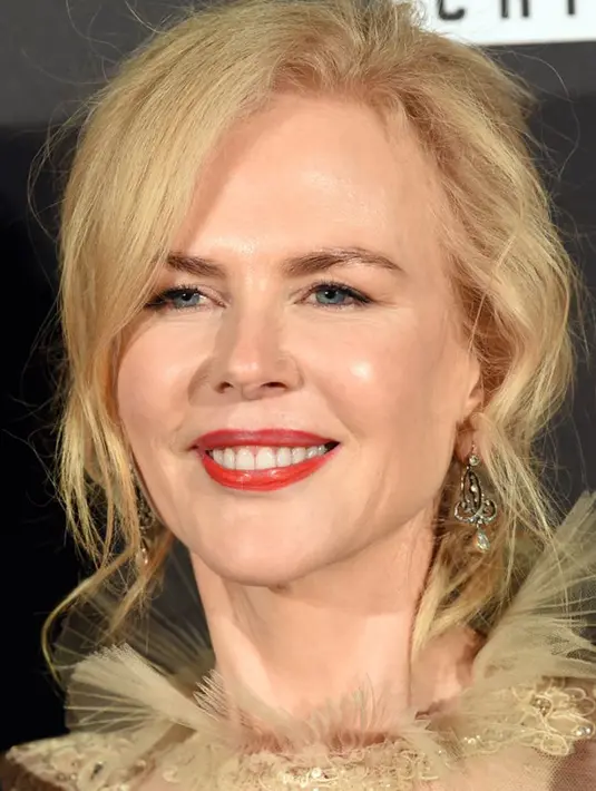 Bergelut di dunia entertain sudah cukup lama, aktris cantik ini juga telah menerima berbagai penghargaan. Hal ini membuktikan bahwa kemampuan aktingnya mampu diapresiasi oleh penggemarnya. (AFP/Saeed Khan)