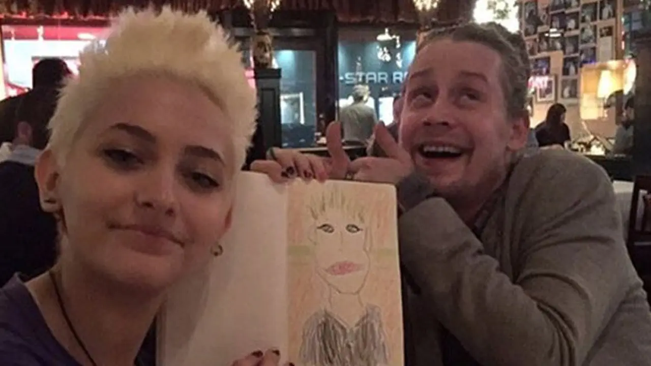 Macaulay Culkin dan Paris Jackson (Foto:E!News)