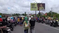 Jalur lalu lintas penghubung antara Kudus dengan Demak Jawa Tengah kini lumpuh total sejak Jumat (16/3) hingga Minggu (17/3). (Liputan6.com/Arief Pramono)