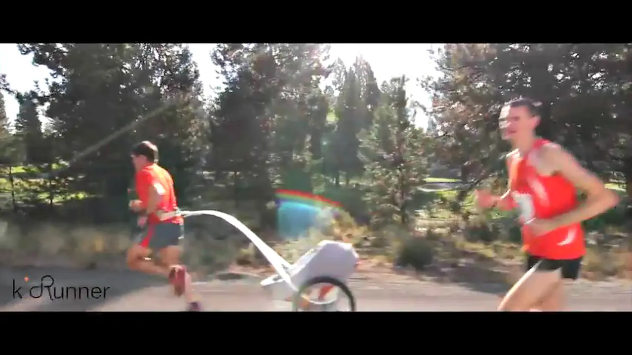 Wow, Kereta Bayi Dibawa Berlari 