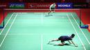 Tunggal putra Indonesia, Anthony Sinisuka Ginting, saat melawan Wakil Kanada, Bryan Yang, pada laga semifinal Indonesia Masters 2024 di Istora Senayan, Sabtu (27/1/2024). Ginting kalah dengan skor 21-13, 17-21, 19-21. (Bola.com/Pradipta Rama)
