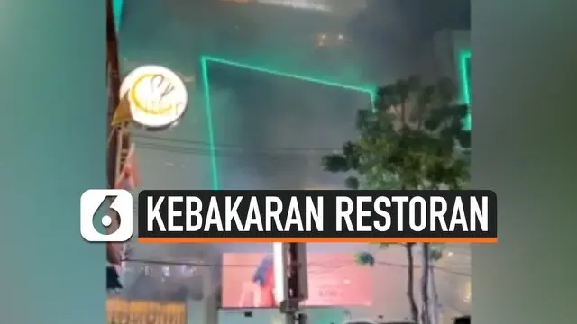 Sebuah restoran Korean BBQ yang berada di Siam Square One, Bangkok, Thailand terbakar. Kebakaran terjadi saat pengunjung tengah merayakan festival Loy Krathong.