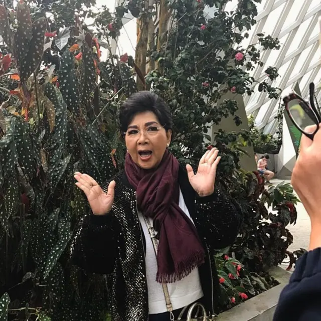 Gunakan Alat Pacu Jantung, Ini 6 Potret Terbaru Titiek Puspa di Usia 82 Tahun