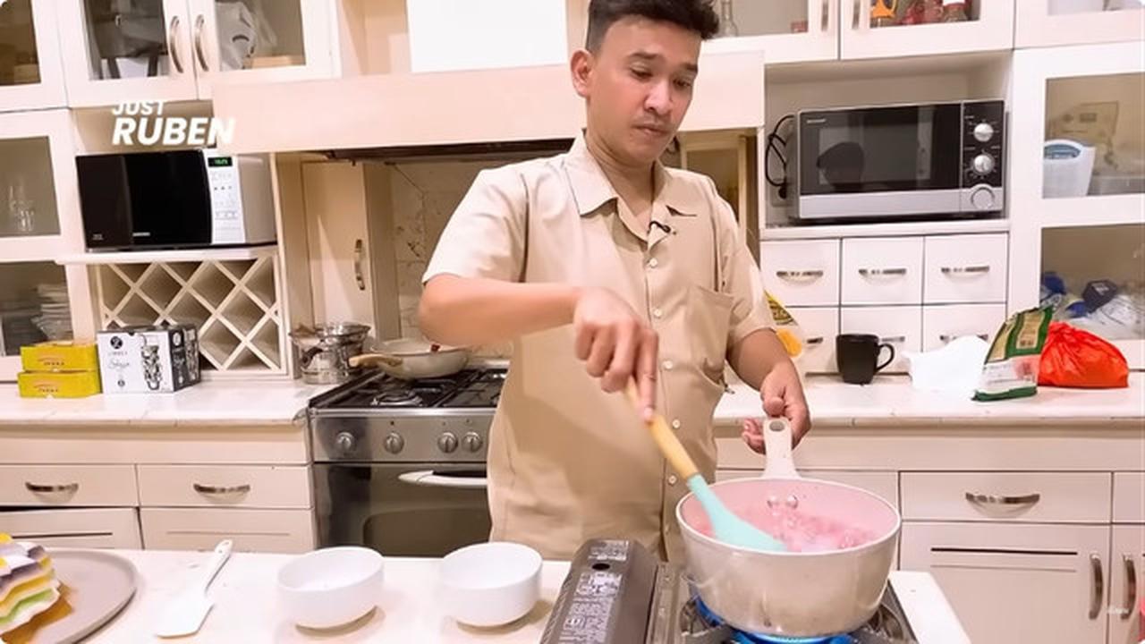6 Interior Dapur Rumah Ruben Onsu Konsep Modern Minimalis, Homey Tapi Tetap Mewah