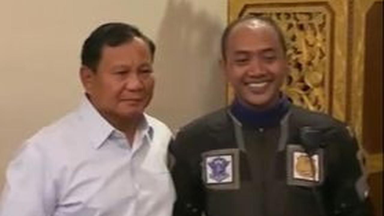 "Ucapan terima kasih Pak Prabowo kepada orang-orang yang setia menjaganya," tulis keterangan unggahan.