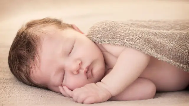 Ini Alasan Mengapa Bayi Harus Tidur Sendiri