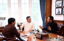 Seskab dan Stafsus Presiden Bahas Strategi Bahasa Indonesia Mendunia Lewat Budaya