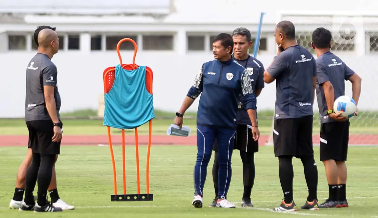 Pelatih Timnas Indonesia U-23 untuk SEA Games 2025, Indra Sjafri mengaku masih mencari genetika atau DNA terbaik pemain. (Liputan6.com/Helmi Fithriansyah)