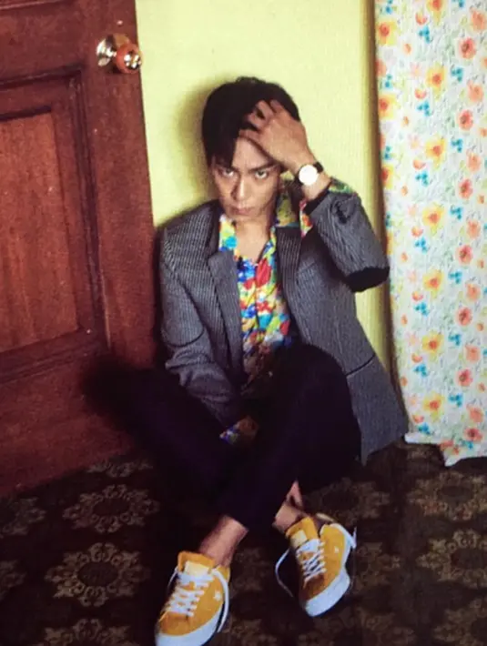 Setelah terhenti akibat kasus ganja, kini T.O.P Big Bang sudah kembali menjalani wajib militernya. Tempt bertugas T.O.P tak lagi sama dengan yang sebelumnya, lantaran ia diberhentikan pihak kepolisian. (Instagram/choi_seung_hyun_tttop)