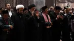 Presiden Iran Ebrahim Raisi (tengah) melaksanakan ibadah salat zuhur berjemaah saat berkunjung ke Masjid Istiqlal, Jakarta, Rabu (24/5/2023). Kedatangan Ebrahim Raisi ke Masjid Istiqlal menjadi salah satu dari rangkaian acara kunjungannya ke Indonesia. (Liputan6.com/Herman Zakharia)