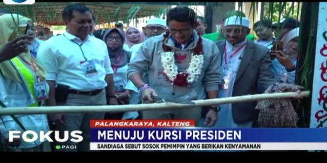 Kunjungi Palangka Raya, Sandiaga Disambut Upacara Adat