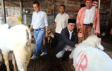 FOTO: Bakal Calon Gubernur Jakarta Ridwan Kamil Serap Aspirasi Pedagang Pasar Kambing di Tanah Abang
