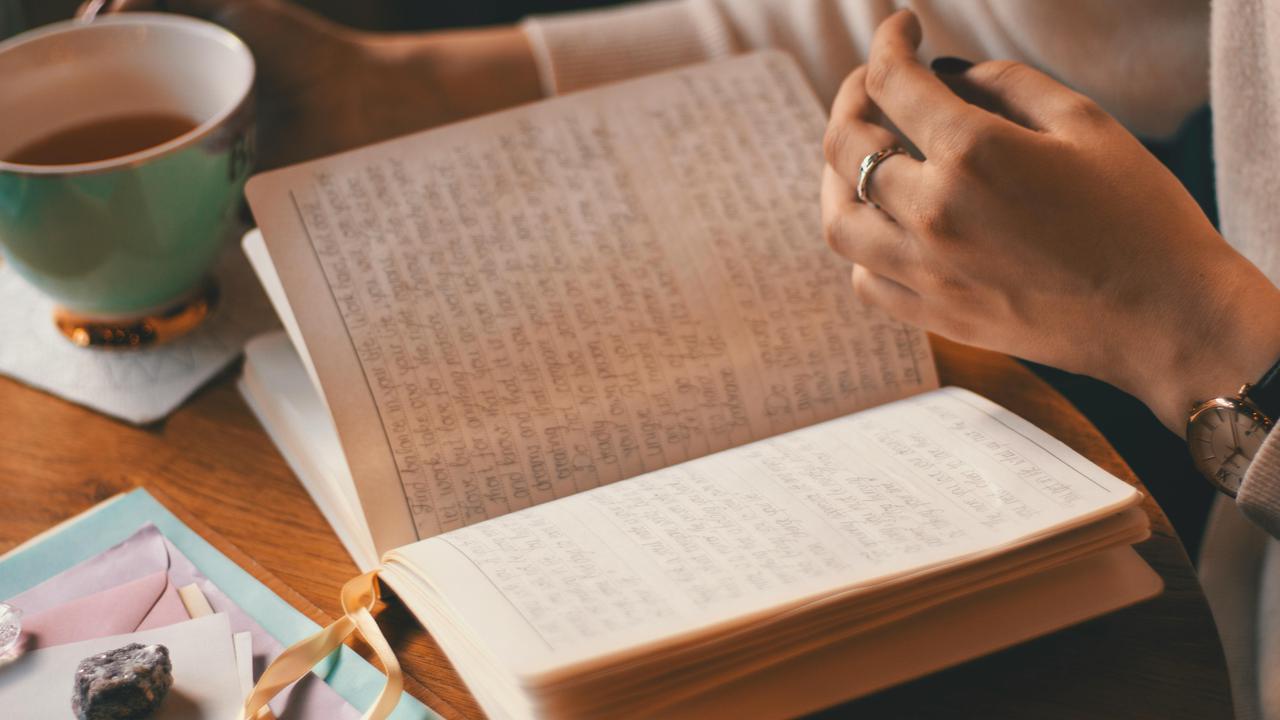 Jurnal Sebagai Terapi, Cara Mudah Mengekspresikan Perasaan untuk Kesehatan Mental