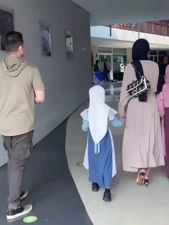 [Fimela] Momen kebersamaan Olla Ramlan dan Aufar Hutapea