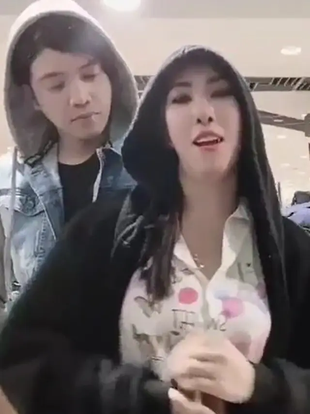 5 Momen Sandy Tumiwa dan Henny Mona Usai Menikah, Makin Romantis