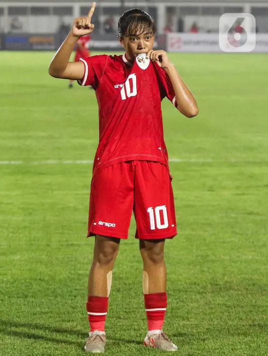 Di babak kedua, timnas putri Indonesia berhasil menambah keunggulan dengan mencetak empat gol tambahan. (Liputan6/Herman Zakharia)