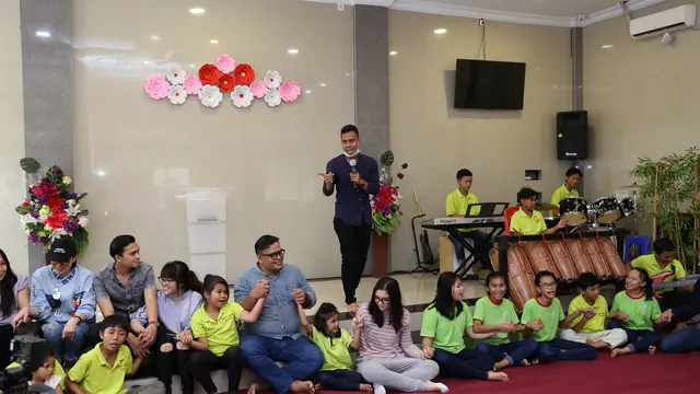 [Bintang] Kunjungan Pemain Sinetron Anak Langit Reborn ke Panti Asuhan