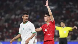 Mathew Baker mendapatkan debut bersama Timnas Indonesia saat menghadapi Oman dalam laga FIFA Matchday Juni 2026 di Stadion Utama Gelora Bung Karno (SUGBK) Senayan, Jakarta, Jumat (5/6/2026). (Bola.com/Abdul Aziz)