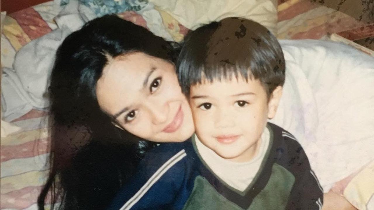 Sederet Foto Lawas Donna Harun yang Jadi Sorotan, Cantiknya Awet Sejak Dulu