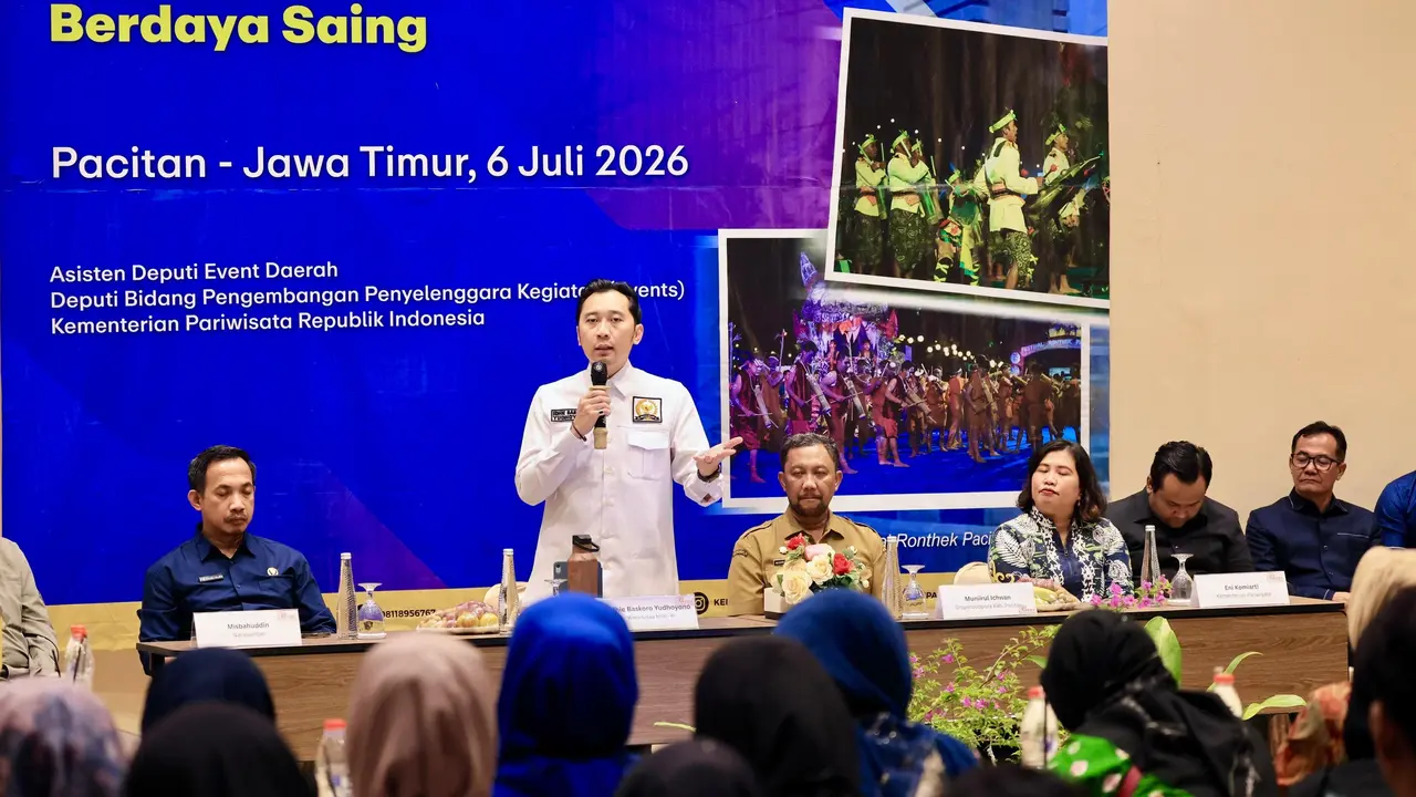Wakil Ketua MPR Edhie Baskoro Yudhoyono (Ibas) saat menghadiri Audiensi Kebangsaan bertajuk Cinta Tanah Air, Menguatkan Pariwisata: Pacitan The 70 Miles of Sea Paradise di Pacitan, Senin (6/7) (Istimewa)