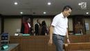 Terdakwa dugaan suap pengadaan satelit monitoring Bakamla, Fayakhun Andriadi usai menjalani sidang tuntutan di Pengadilan Tipikor, Jakarta, Rabu (21/11). Fayakhun divonis bersalah dan dihukum delapan tahun penjara. (Liputan6.com/Helmi Fithriansyah)
