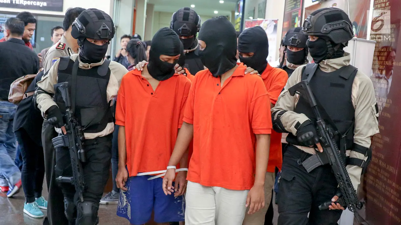 Polisi Ringkus Komplotan Begal yang Beraksi di Depok - Jakarta