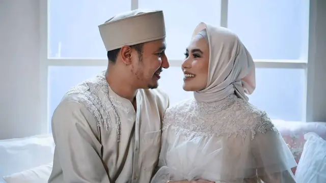 Hamil Anak Kedua, Ini 7 Maternity Shoot Kartika Putri yang Menawan