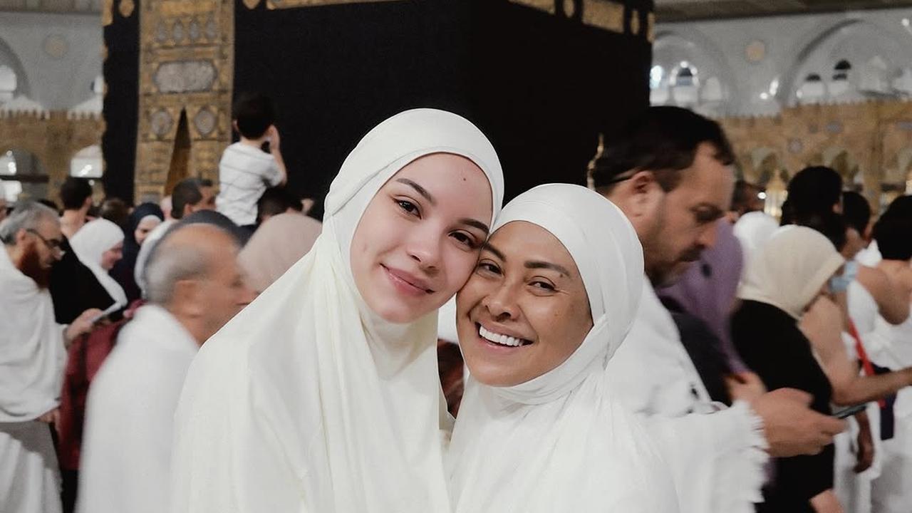 Potret Alyssa Daguise Laksanakan Umrah Untuk Sang Nenek, Bersyukur Doanya Dikabulkan