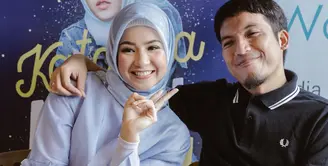 Presenter dan pemeran Natasha Rizky mengaku sudah biasa saat menjalani sahur sendirian. Selama bertahun-tahun, sang suami sering mengambil program sahur. (Instagram/natasharizkynew)