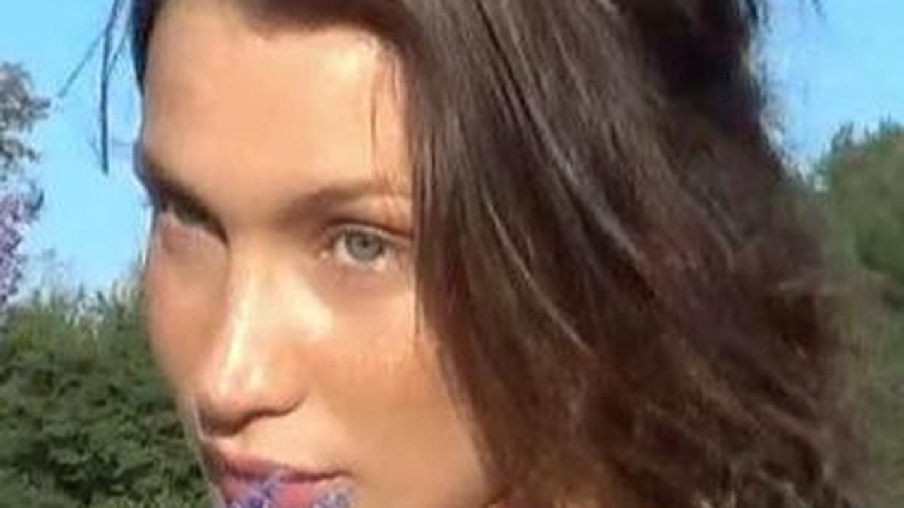 Bella Hadid Sang Model Profesional dan Terkenal
