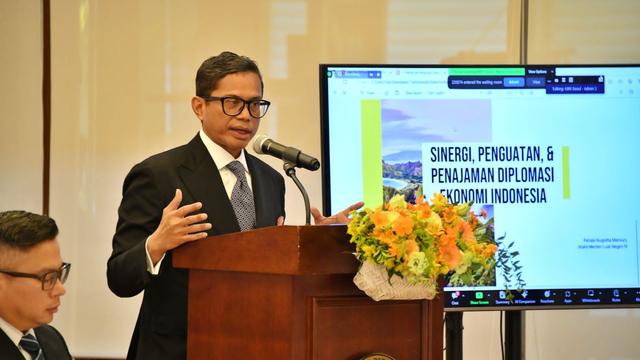 Wakil Menteri Luar Negeri (Wamenlu) RI, Pahala N. Mansury, bertandang ke KBRI Seoul dalam kapasitas kegiatan Penguatan Diplomasi Ekonomi Indonesia kepada Perwakilan RI di Asia Pasifik dan Afrika. (Dok KBRI Seoul)