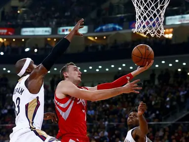 Houston Rockets sukses mengunci kemenangan atas New Orleans Pelicans dalam dua pertandingan pramusim NBA Global Games 2016 di China, Rabu (12/10/2016). Rockets membungkam Pelicans 116-104. (Reuters/Thomas Peter)