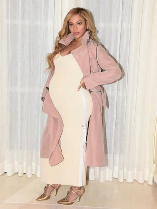 Seorang sumber mengatakan bahwa Beyonce tak melakukan suntik pada bagian bibir atau bagian tubuh dan wajah lainnya. Menurutnya, hal tersebut sangat berbahaya terutama untuk kesehatannya. (Instagram/Beyonce)