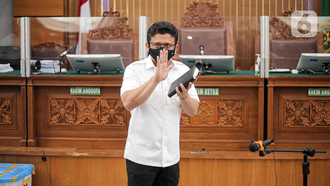 Ferdy Sambo dan Buku Hitamnya di Persidangan Pembunuhan Brigadir J