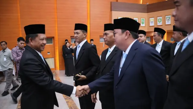 Mendagri Lantik Sejumlah Pejabat, Tegaskan Loyalitas Harus Sejalan dengan Prestasi
